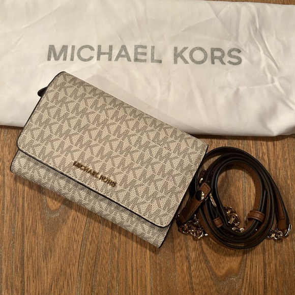 Michael Kors Handbags - Michael Kors Monogram Cream Crossbody Bag w/phone slot - Jet Set Travel